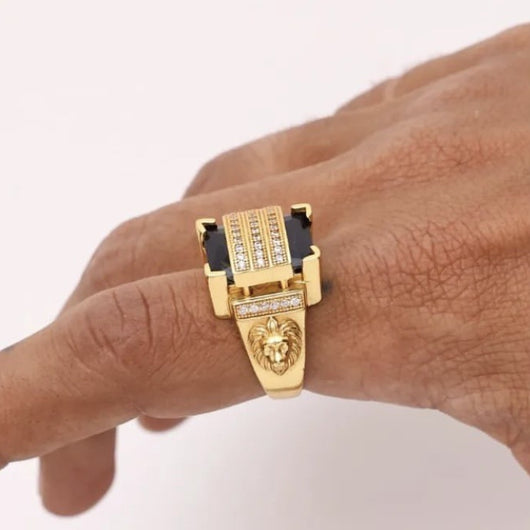 Anillo de Oro Laminado para Hombre con Diamantes Negros Incrustados - Image 3