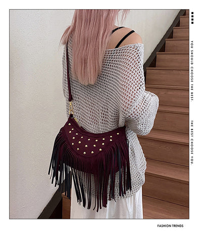 Bolsa Mensajera Retro Casual con Flecos y Remaches de Gran Capacidad - Image 10