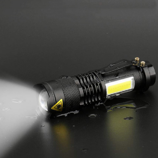 Linterna LED Compacta de Aluminio - Luz Potente para Aventuras