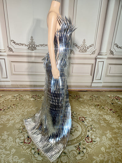 Vestido de Noche Elegante con Lentejuelas y Abertura Lateral - Image 9
