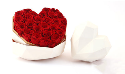 Caja de Regalo Día de la Mujer con Flores Preservadas y Rosas para Novia - Image 15