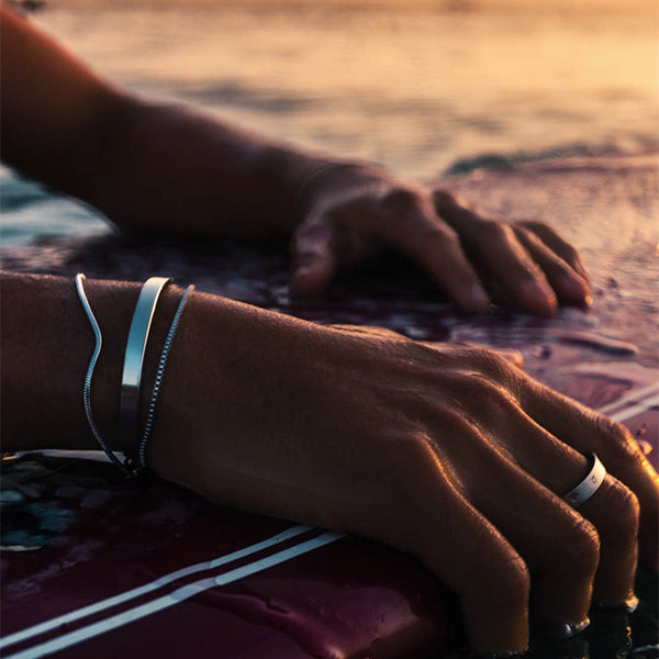 Pulsera de Plata Esterlina con Diseño de Hueso de Serpiente para Hombre