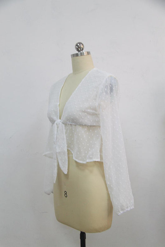 Blusa Blanca con Cuello en V y Mangas Farol - Image 4