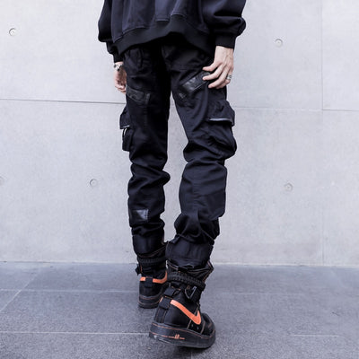 Pantalón Cargo Hip Hop con Bolsillos Laterales y Detalles en Cuero - Image 4