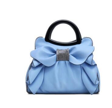 Bolsa de Cuero para Mujer Diseñador con Flores Grabadas - Estilo Retro Elegante - Image 8
