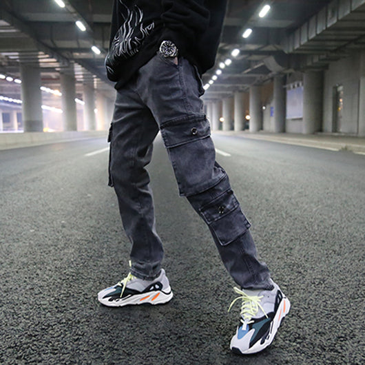 Jeans rectos con múltiples bolsillos