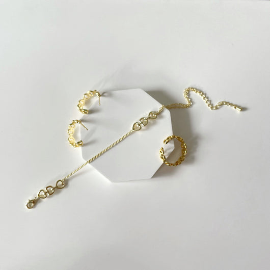 Conjunto de Joyería Minimalista Carta de Amor - Anillo, Pulsera y Aretes - Image 6