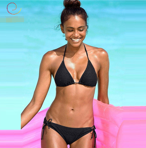 Bikini de Dos Piezas con Aberturas y Color Sólido - Image 3