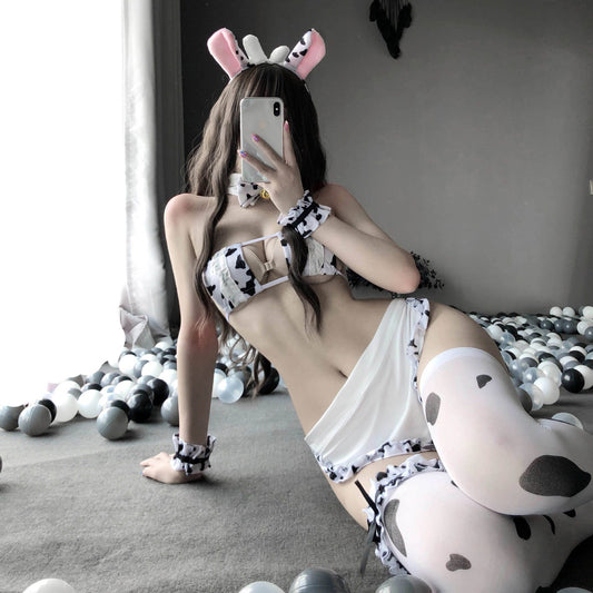 Conjunto de Mucama Seductor con Abertura Frontal para uso en Ecuador