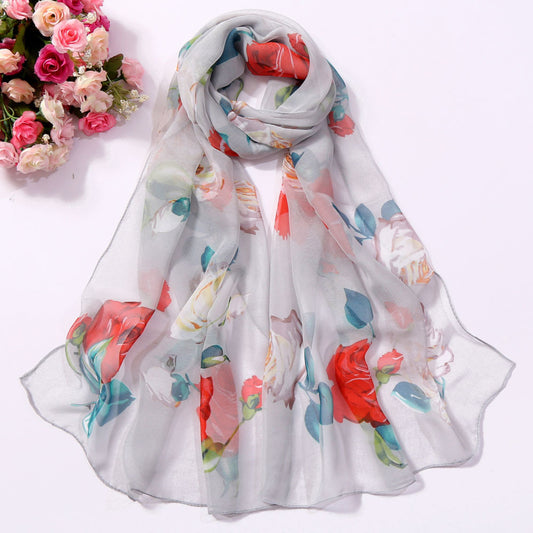 Pañuelo de Seda con Protección Solar y Estampado de Rosas