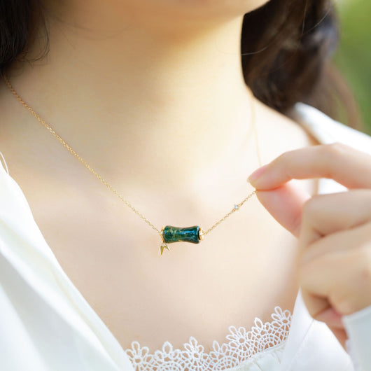 Collar de Piedra Musgo Verde y Bambú Natural