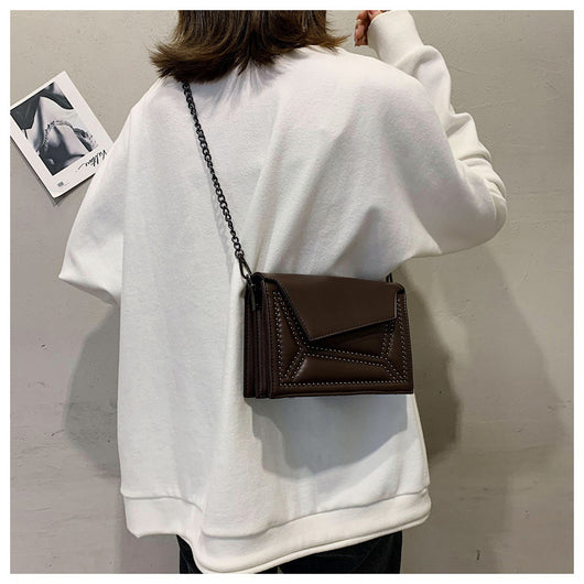 Bolso Bandolera con Remaches para Mujer - Image 9
