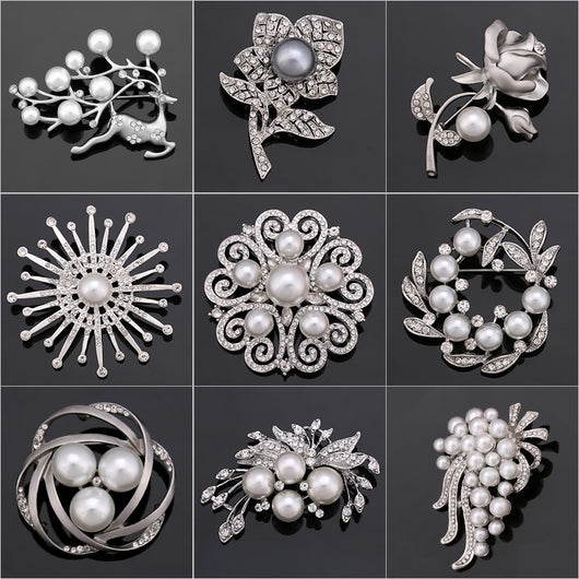 Broche de Perlas y Cristales Brillantes