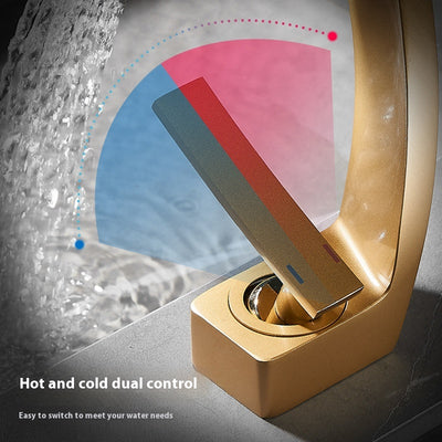 Grifo de Lujo Dorado con Cascada para Lavamanos - Agua Fría y Caliente - Image 3