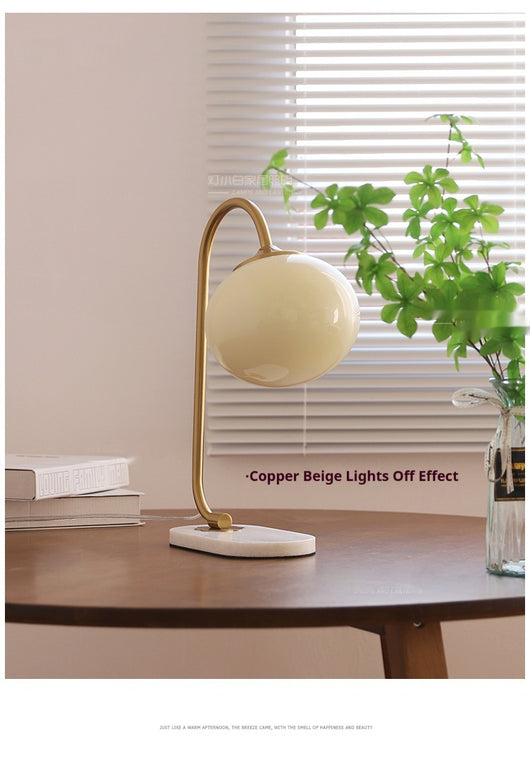 Lámpara de Mesa Clásica Estilo Vintage para Dormitorio - Image 8
