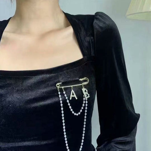 Broche de Perlas con Borlas y Cadena - Accesorio de Moda Retro Personalizado
