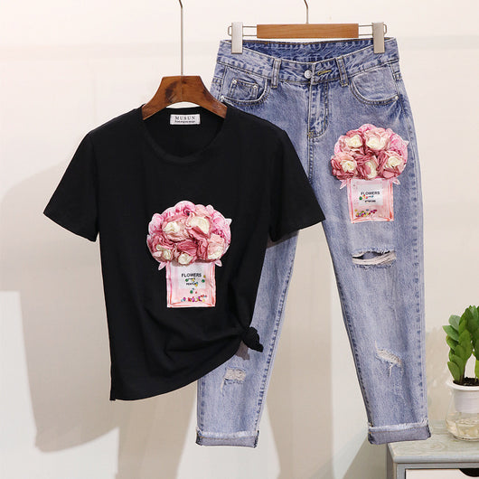 Conjunto Denim con Botella de Perfume Floral y Camiseta Estampada Lentejuelas