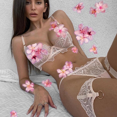 Conjunto de Lencería Transparente de Tres Piezas con Encaje Floral - Image 20