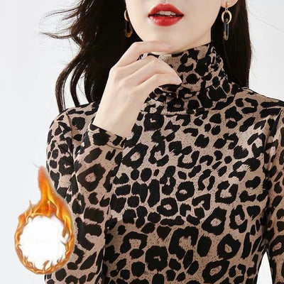 Blusa Base Cuello Alto Estampado Leopardo para Mujer - Image 11