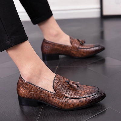 Zapatos de Cuero Elegantes Transpirables con Punta Afilada y Borlas para Hombre - Image 3