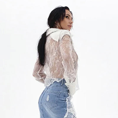 Blusa Transparente con Encaje Blanco y Costuras Decorativas - Image 14
