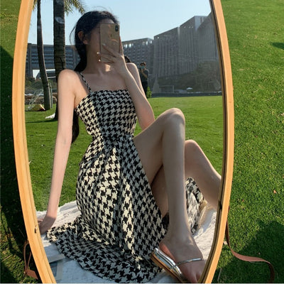 Vestido Retro Francés con Patrón Pata de Gallo y Abertura Lateral - Image 7