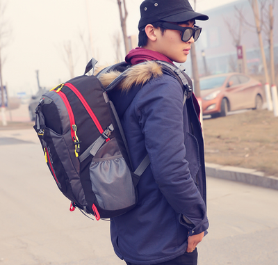 Mochila de Viaje Versátil y Resistente - Image 15