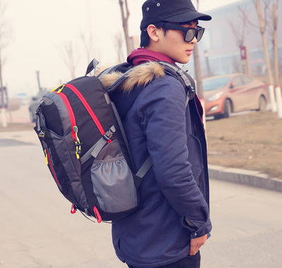 Mochila de Viaje Versátil y Resistente - Image 15