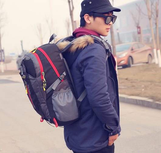 Mochila de Viaje Versátil y Resistente - Image 15