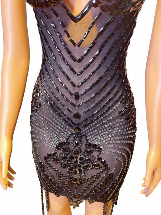 Vestido de Fiesta Ajustado con Escote en V y Detalles de Strass - Image 4