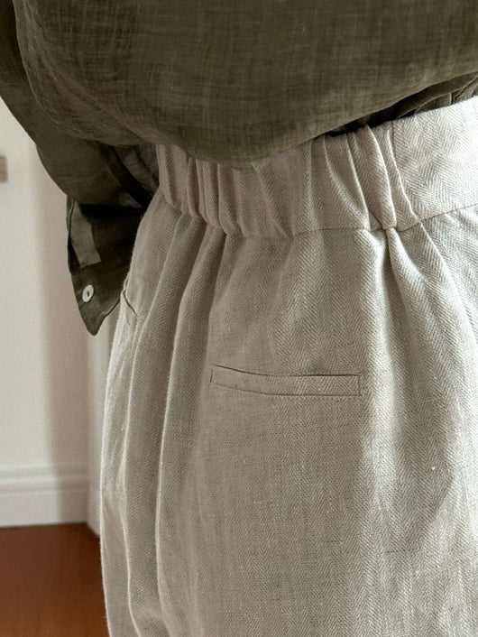 Pantalones Cropped Casual de Lino Tencel Texturado con Cierre Oblicuo - Image 25