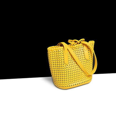 Bolsa Tote Tejida con Diseño Exclusivo y Detalles Calados - Image 5