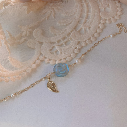 Pulsera Rosa Moonlight Gris con Hoja de Oro - Image 7