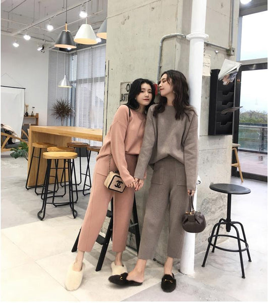 Conjunto de Dos Piezas: Suéter y Pantalón