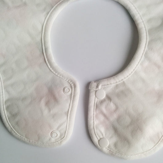 Babero Impermeable de Algodón Suave con Cierre de Velcro - Image 23