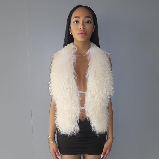 Chaleco Halter Escotado con Cuello de Pelaje - Image 17