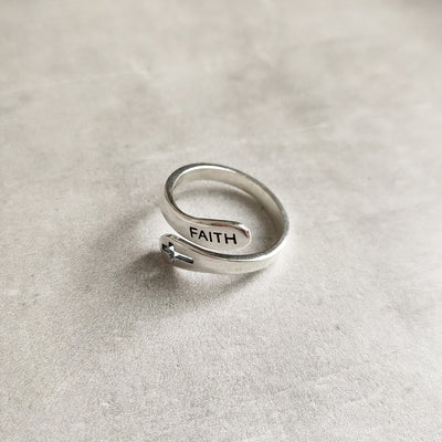 Anillo de Cruz FAITH en Plata de Ley - Image 6