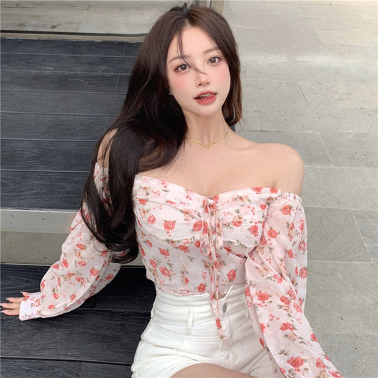 Blusa Floral Elegante de Un Hombro en Chifón - Image 3