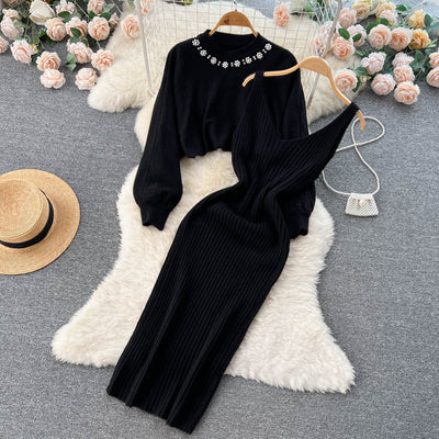 Conjunto Dos Piezas: Blusa Tejida Escote V y Falda Halter - Image 21
