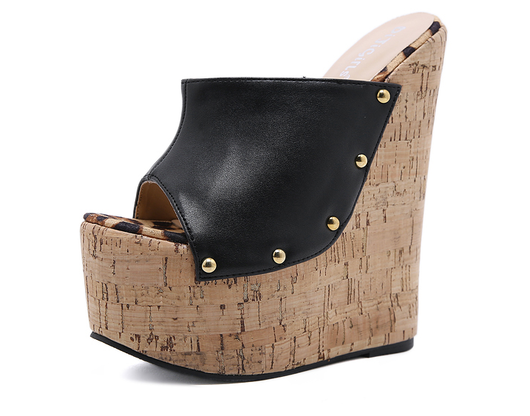 Sandalias de Tacón Alto con Detalles Transparentes y Remaches - Image 12