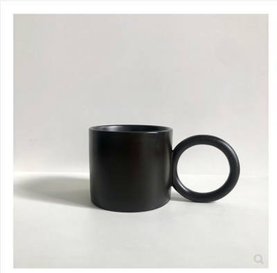 Taza de Cerámica Grande con Diseño de Salpicaduras de Tinta Negra - Image 7