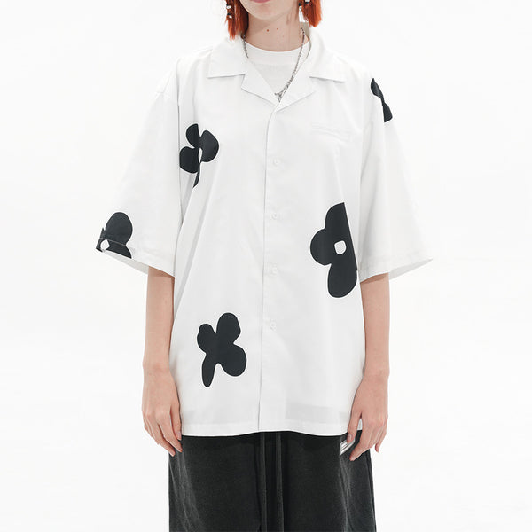 Camisa Vintage de Cuello Cubano con Siluetas Florales Dibujadas a Mano