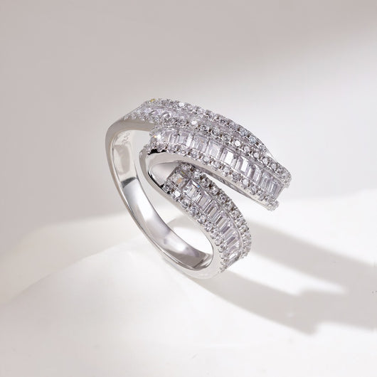 Anillo de Plata Esterlina S925 con Circonitas Incrustadas de Lujo