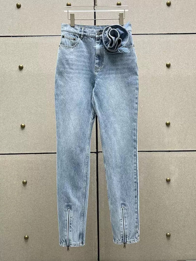 Jeans Mujer con Aberturas Florales y Cierre de Cremallera - Image 14