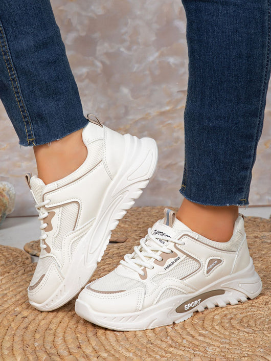 Zapatilla Deportiva Elevada con Malla Transpirable y Plataforma Versátil - Image 13