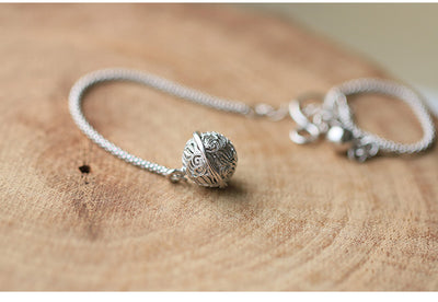Pulsera Colgante Calada en Plata 925 con Diseño de Campana - Image 6