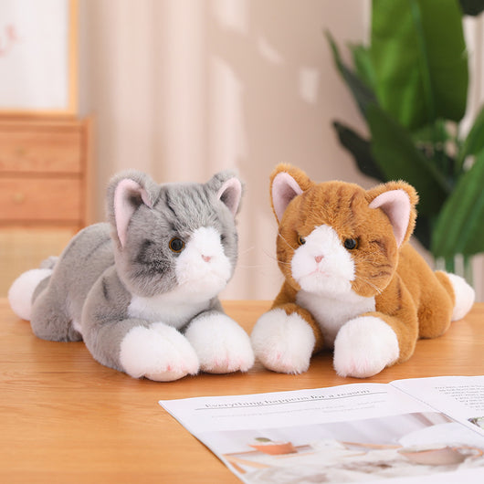 Gato de Peluche Realista Acostado - Muñeco Suave para Abrazo - Image 10