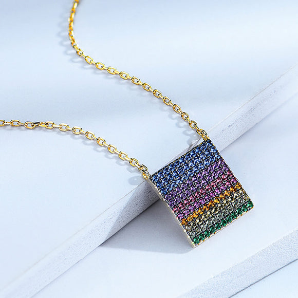 Dije Minimalista de Circón Cuadrado Plata 925 - Elegancia Personalizada