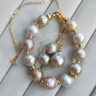 Conjunto de Tres Piezas en Oro de 14K: Aretes, Collar y Pulsera - Image 7