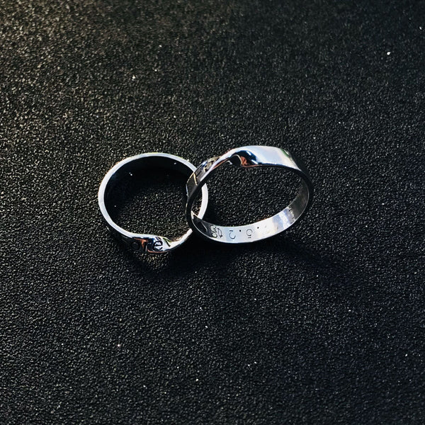 Anillo de Graduación Personalizado con Grabado - Recuerdo Escolar